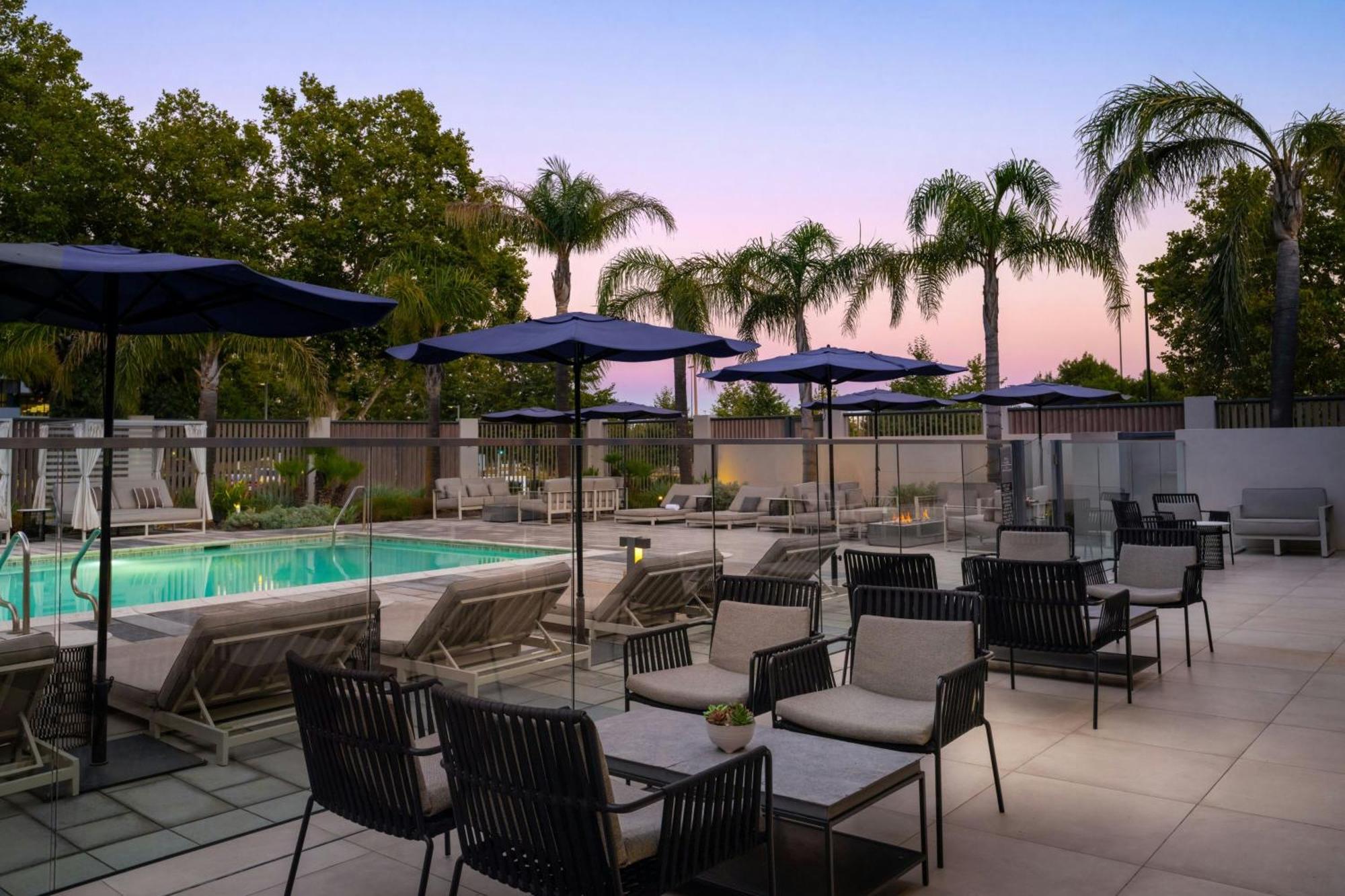 Ac Hotel By Marriott Pleasanton Esterno foto